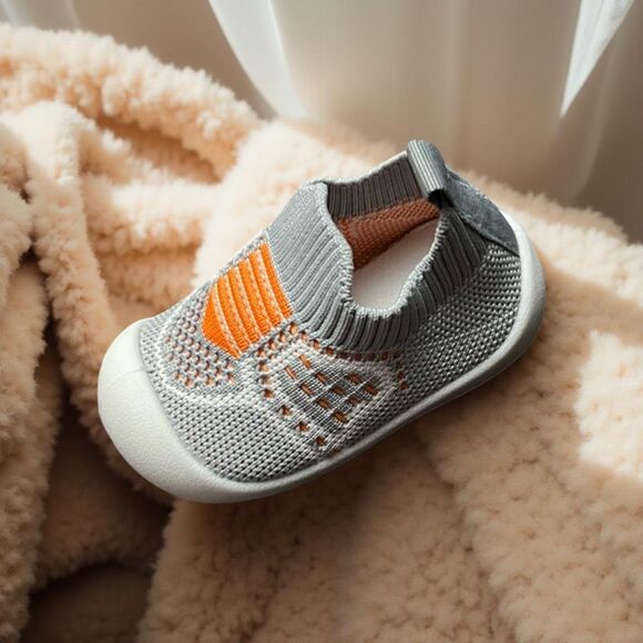 NWOB Baby Mesh Knit Flexable Crib Shoes Size 12.5 - Picture 1 of 7